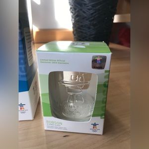 2010 - Vancouver Olympics souvenir glass - NIB - Jeux olympiques